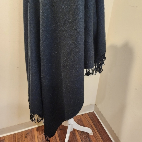 Ann Taylor Black Fringe Faux Leather Trim Open Poncho One Size - Picture 5 of 13